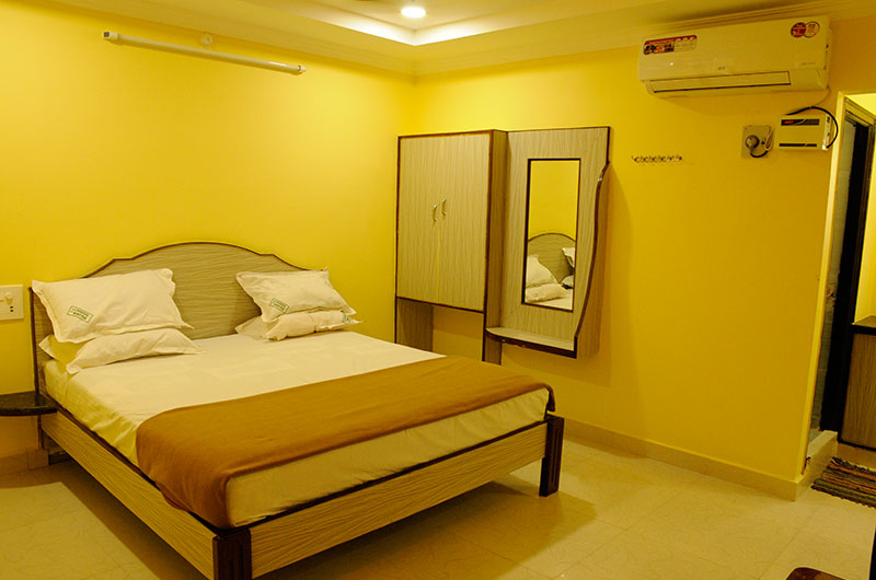 Book Deluxe Double A/C Room at Sujan Residency, Tirupati