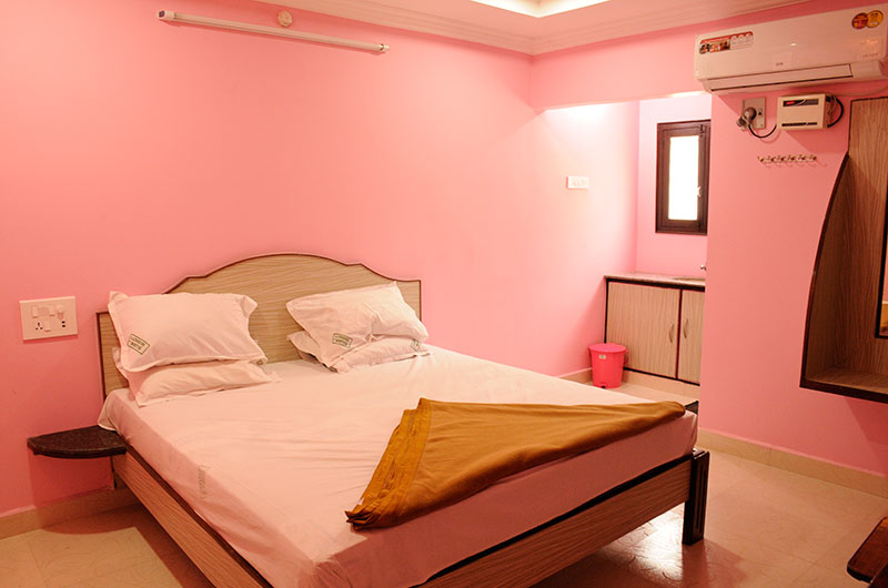 Sujan Residency- Deluxe Triple A/C Room